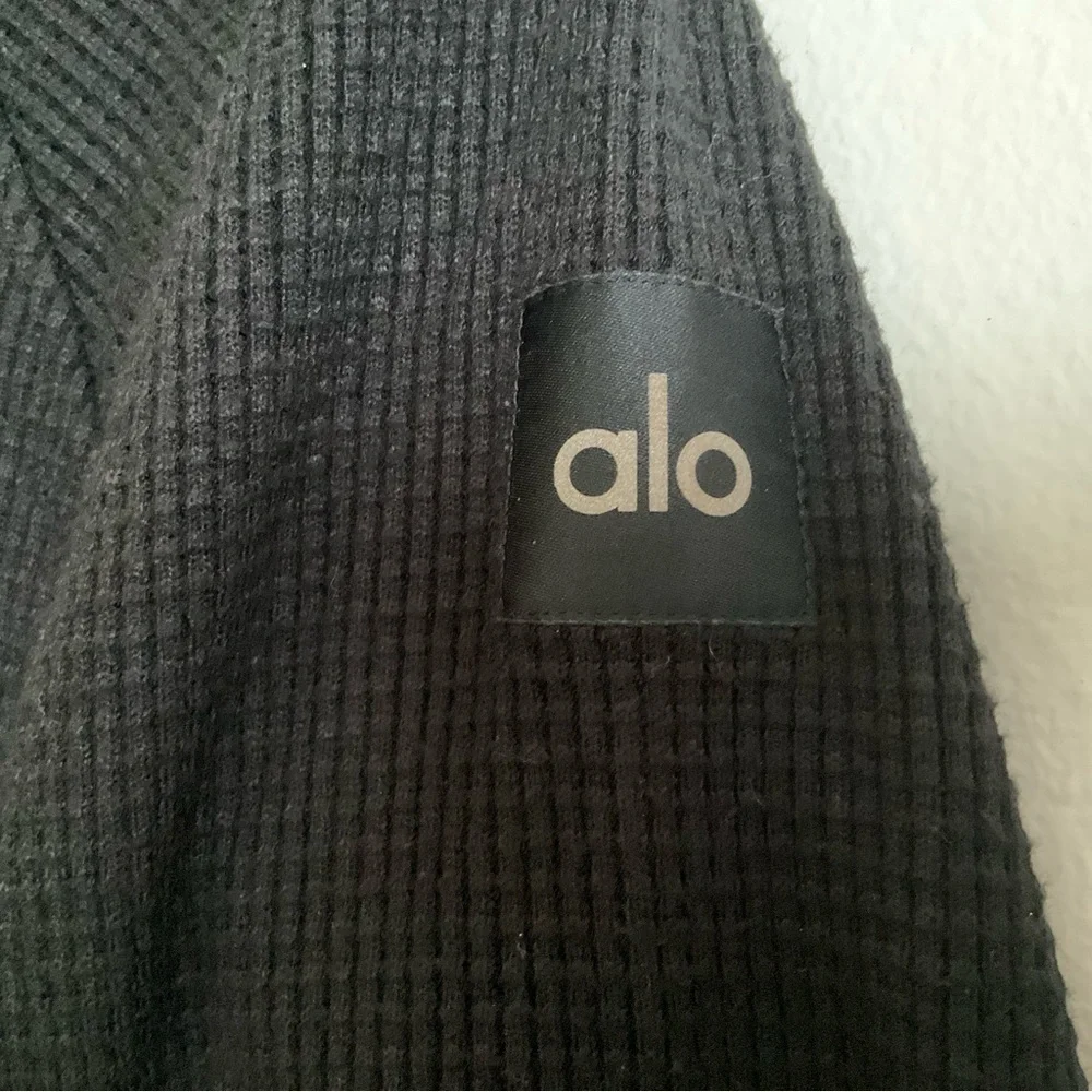 Alo Yoga Waffle Weekend Escape Mock Neck Long Sleeve Black S